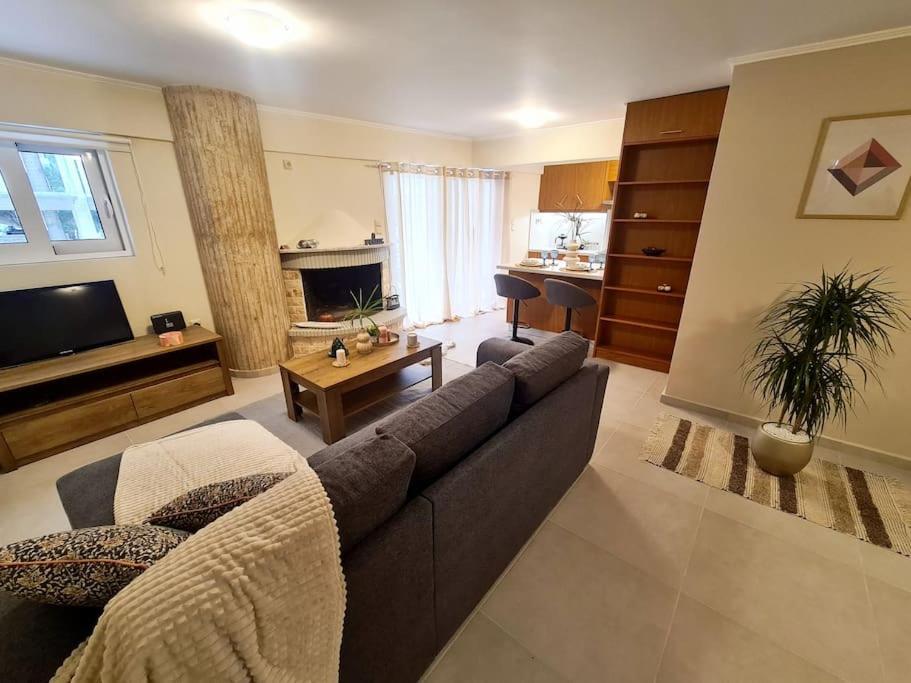 Filoxenia Luxury Home パトラ エクステリア 写真